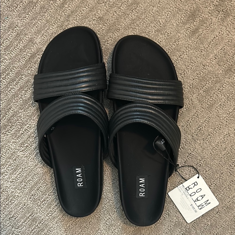 ROAM Classic Black Slide Sandals